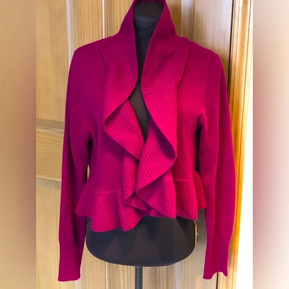 NEIMAN MARCUS sM cashmere cropped ruffle cardigan Rich magenta w/peplum hem - Picture 2 of 5